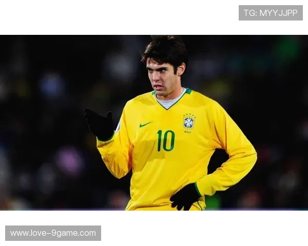 纵观历史盘点那些曾被誉为第十位足球巨星的传奇人物