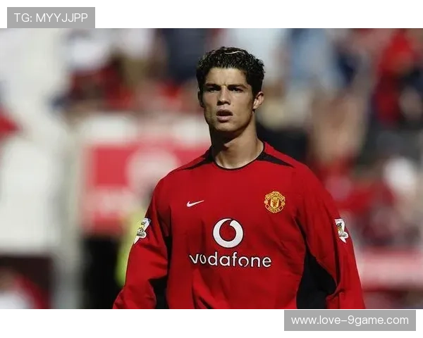 足球传奇C罗曼联时代：从锋线巨星到历史符号的崛起与荣耀