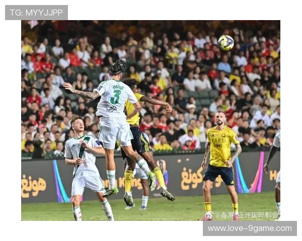 足球巨星趣味故事大揭秘带你走进球场之外的温馨小瞬间